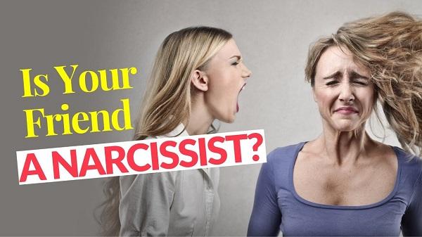 Cum isi tratează narcisistii prietenii